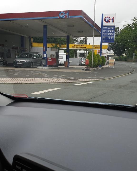 Q1 Tankstelle